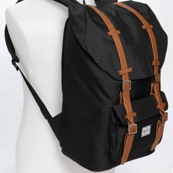 herschel little america mid volume 15 inch laptop